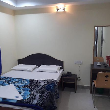 Blue Moon Residency Hotel Мисор Екстериор снимка