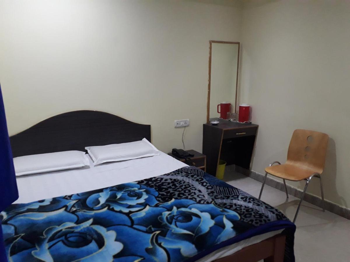 Blue Moon Residency Hotel Мисор Екстериор снимка