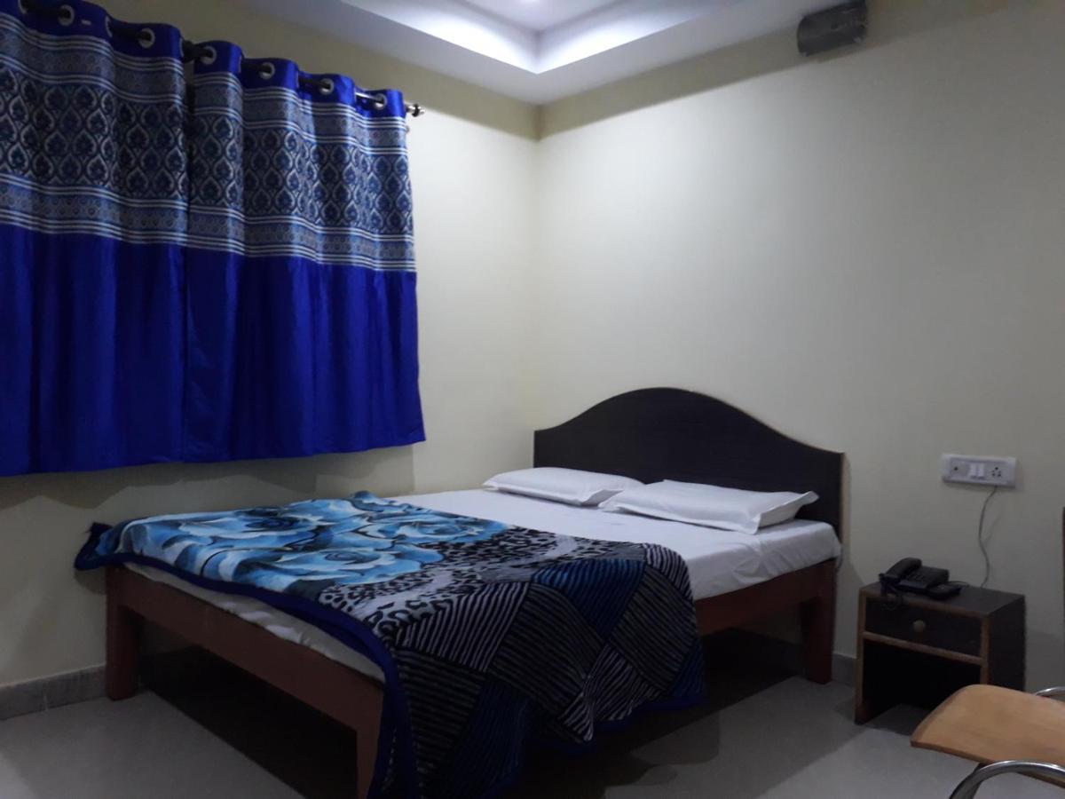 Blue Moon Residency Hotel Мисор Екстериор снимка